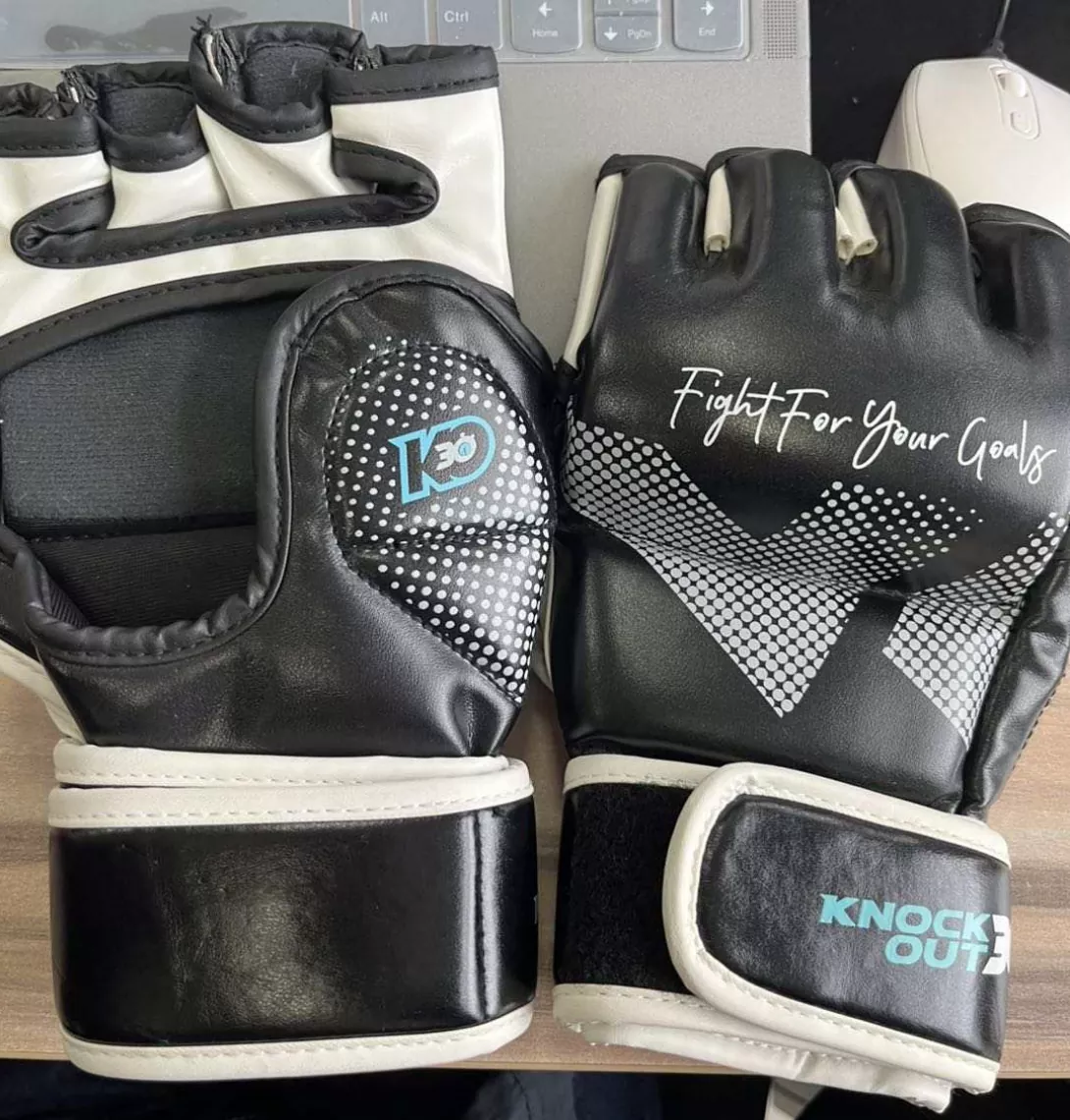Vad är skillnaden mellan MMA-handskar i UFC-stil och MMA-handskar för vanlig träning?
