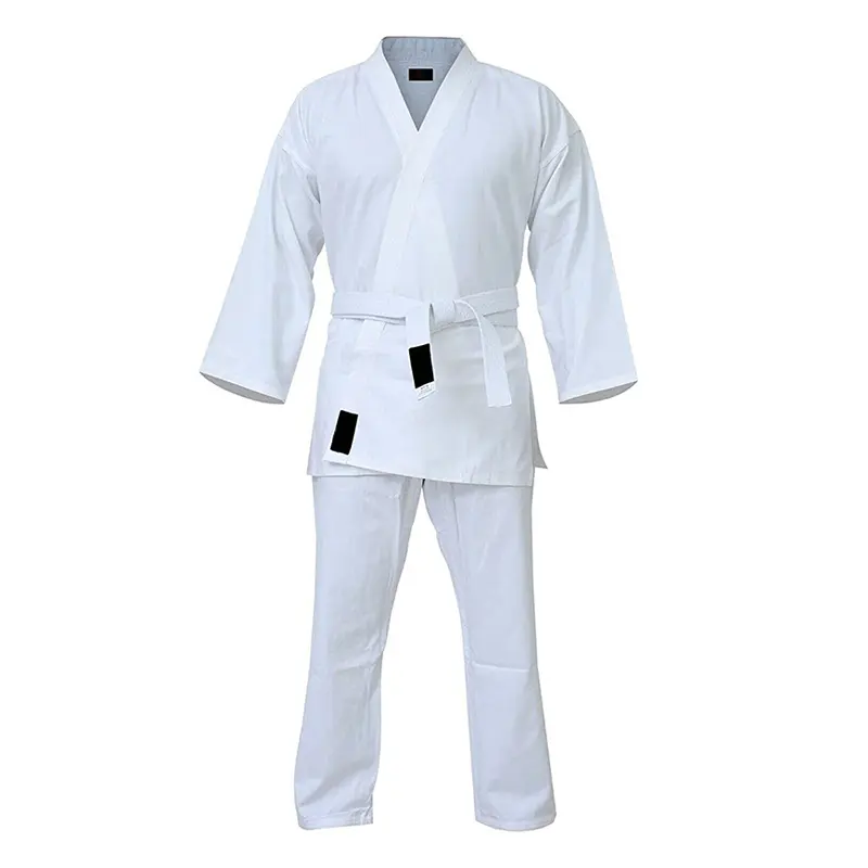 Traditionell träningskarateuniform